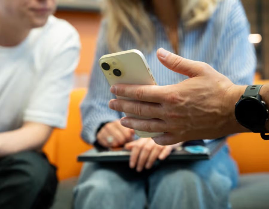 iD Mobile – Customer Experience Transformation App Portfolio Image